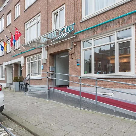 Port Hotel